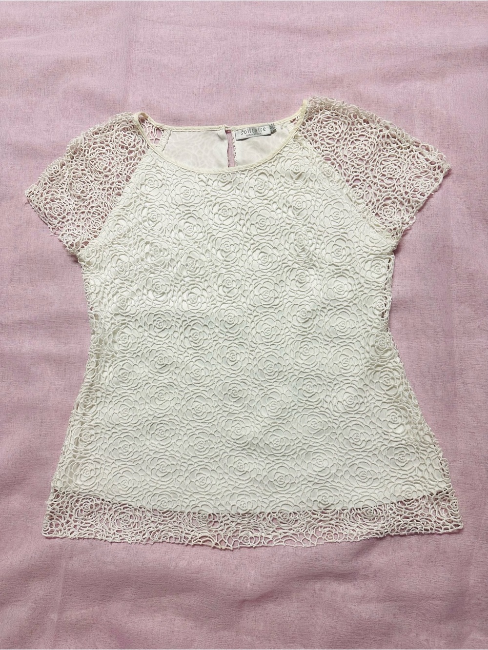 Solitaire white Lace Top with Crochet Sleeves. 80% good.